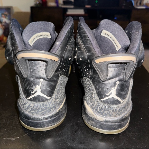 JORDAN Men’s Size 15 The Son of Mars borrows influence from classic ‘Black Cat’ - Picture 2 of 8